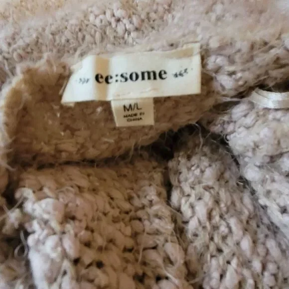 Cozy Ee:Some Textured Fuzzy V-Neck Sweater - Beige - Women's M/L - Picture 6 of 6